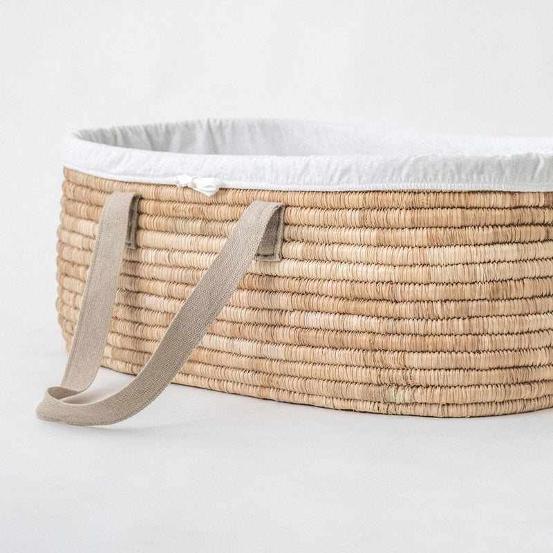 Ko-Coon natural Moses basket with hemp handles and a white liner