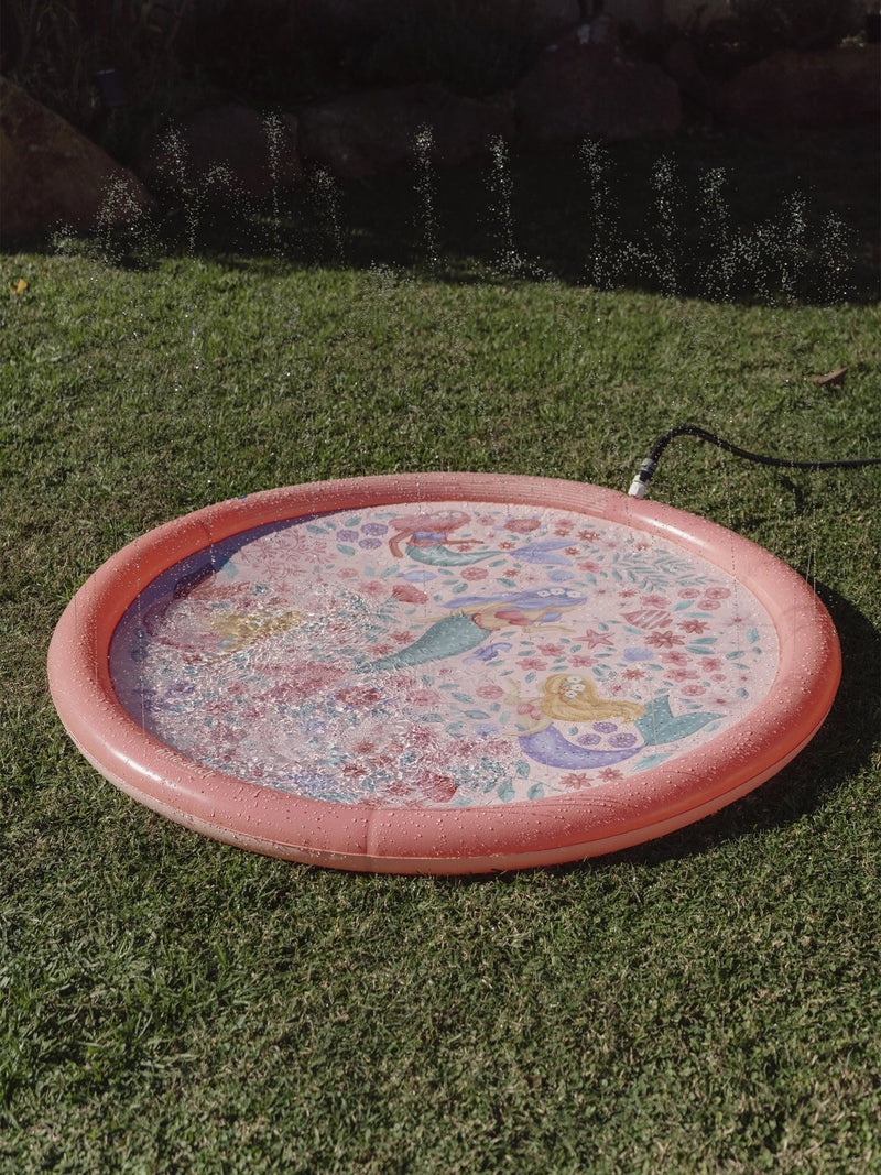 Little Dutch sprinkler mat Dreamy Mermaid on the lawn