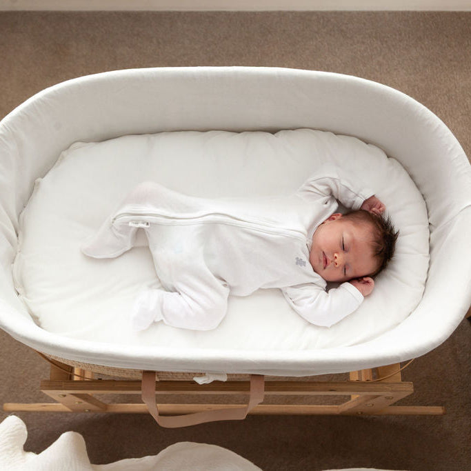 Baby sleeping on the Ko-Coon merino mattress