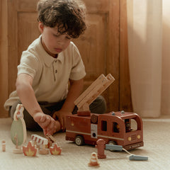 LD Wooden Fire Truck Set 15pc FSC