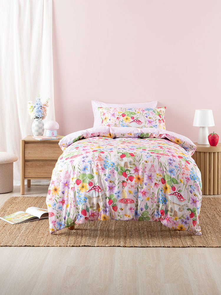 Strawberry Meadow duvet cover set