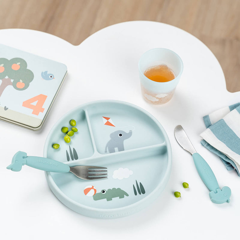 Done by Deer Stick&Stay compartment plate Playground Blue at mealtime