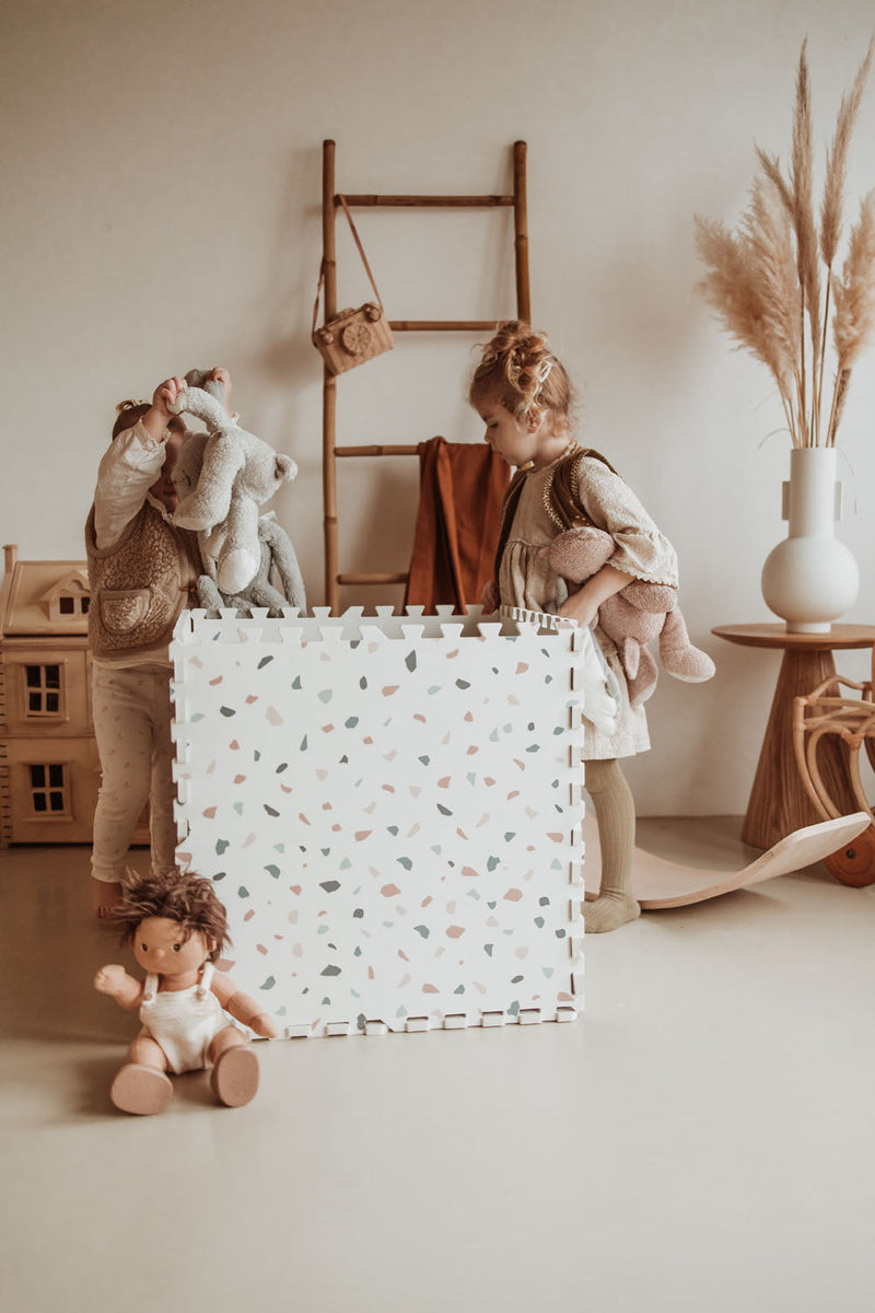 Reversible Playmat & Storage Box EEVAA