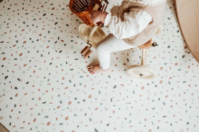 Reversible Playmat & Storage Box EEVAA