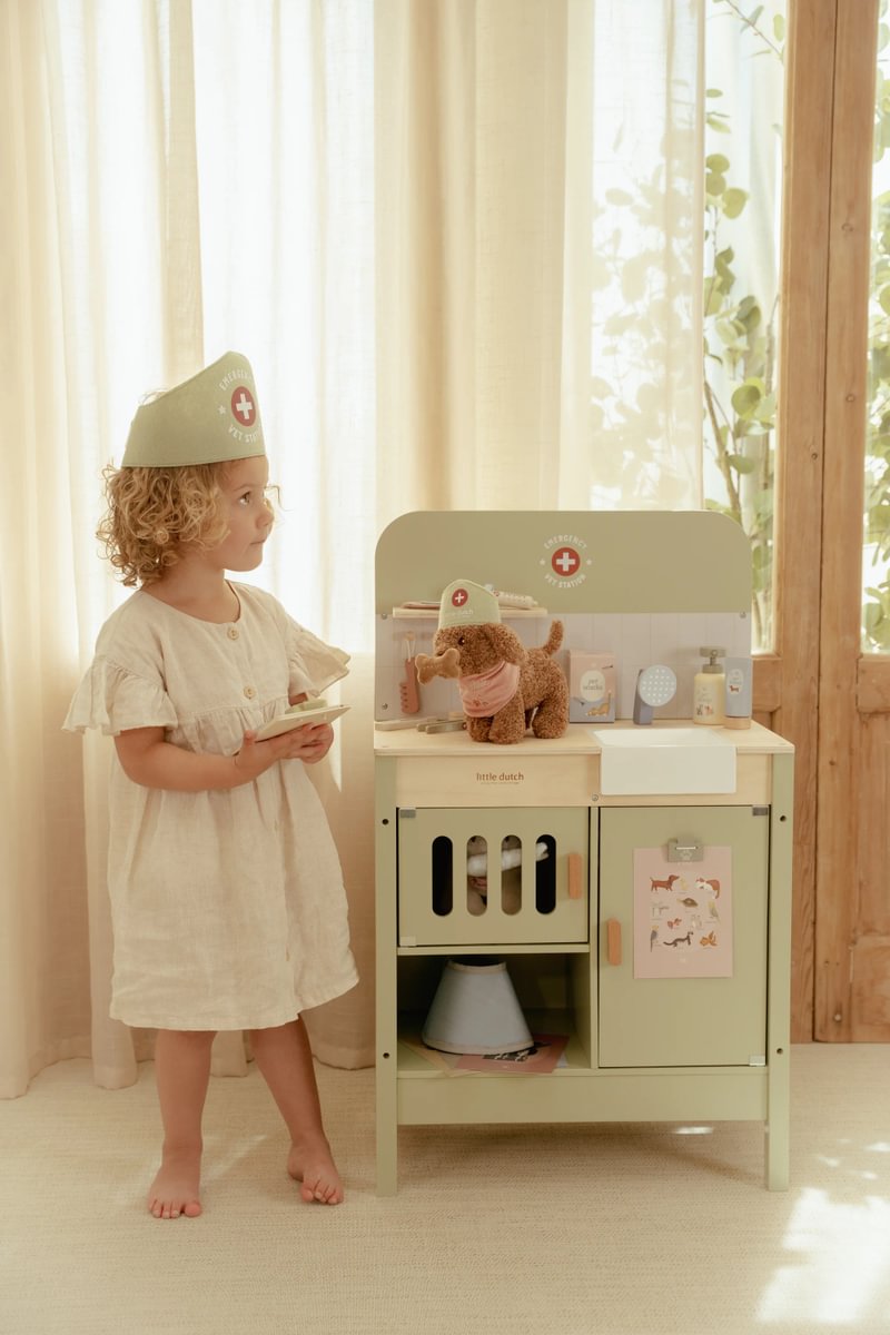 LD Wooden Veterinary Bench FSC