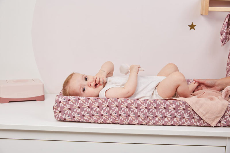 Luma Changing Mat Cover