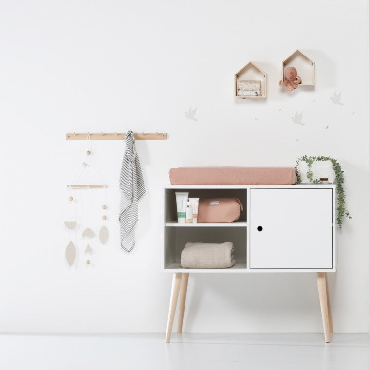 Puck Dresser White