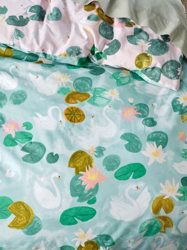 Duvet Cover Set Swanning Around